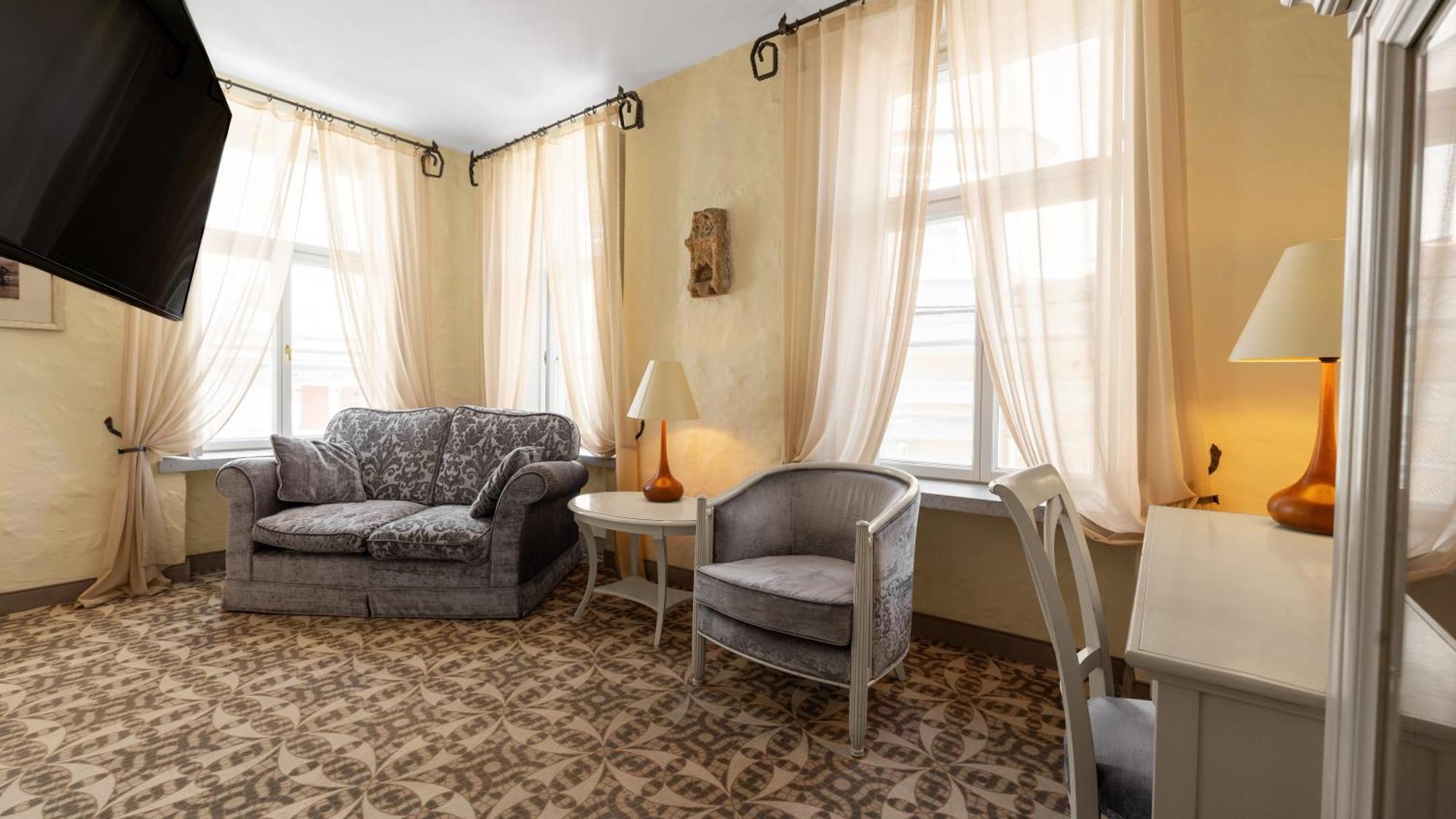 Suite con Vasca da Bagno con Idromassaggio e Vista Città Vecchia